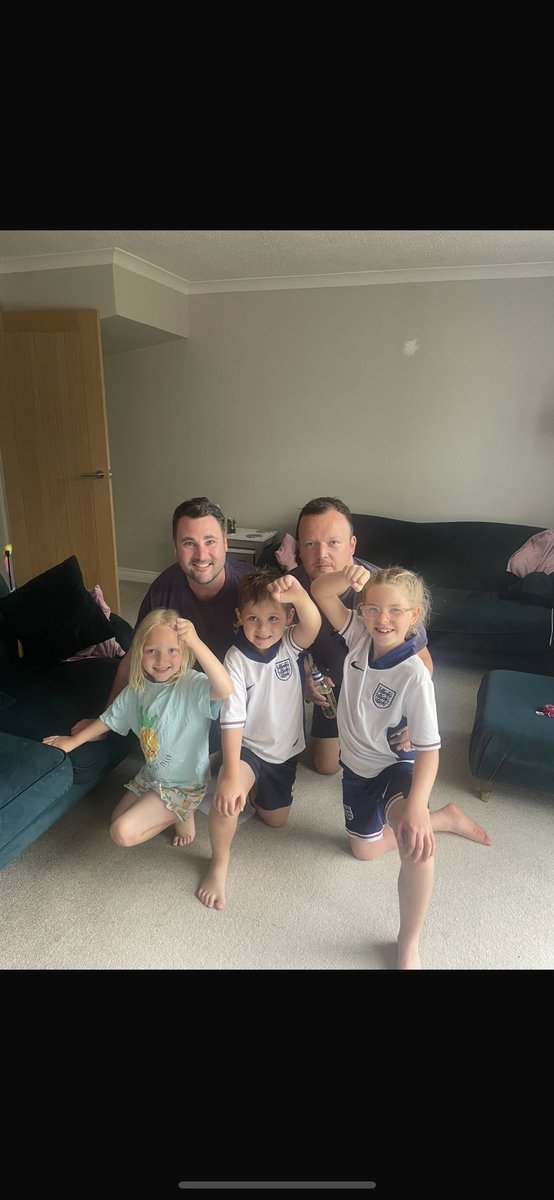 JFFTUK's tweet photo. The Gentle’s &amp; Farmers #SSNThreeLions https://t.co/h0fy0bIBEE