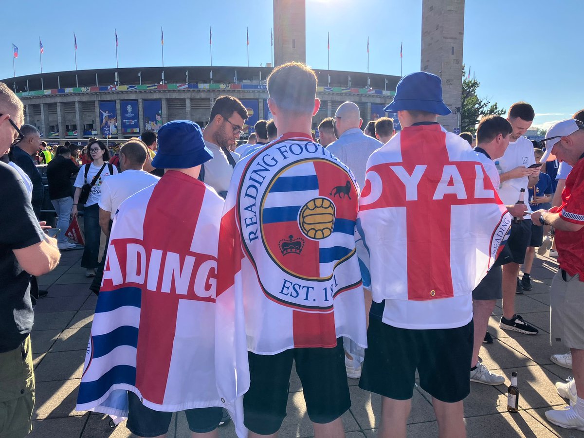 aterry74's tweet photo. ⁦@ReadingFC⁩ ⁦@STARReading⁩ . Young Royals flying the flag in Berlin. #Readingfc #England #euro2024 https://t.co/XiC613qHnC