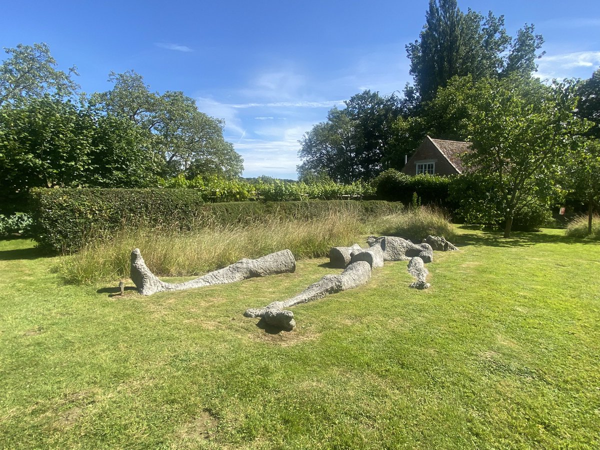 rosfromhackney's tweet photo. A visit to @FarleysHG last week for a house tour. Gorgeous weather to explore the #sculptures in the garden too. #farleyshouse #farleysgallery #leemiller #rolandpenrose #photography #art #artists #muddlesgreen #chiddingly #sussex https://t.co/i3hLzQKtWc