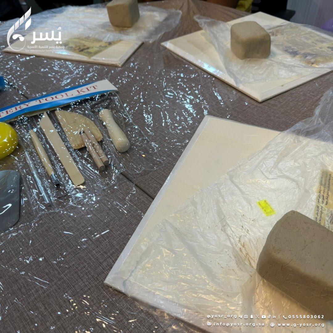 yosr_org's tweet photo. 📸| #توثيق 

بعض أعمال الطّالبات في اليوم الأوّل من ورشة "فن التّشكيل على الفخار" ✨

ضمن سلسلة لقاءات البرنامج الصّيفي نادي #بيادر للفتيات، بدعم من #أوقاف_الضحيان
  
🎙️تقديم: أ. غدير بنت خالد أبو نار

#جمعية_يسر_للتنمية_الأسرية https://t.co/KwOWd99ERQ