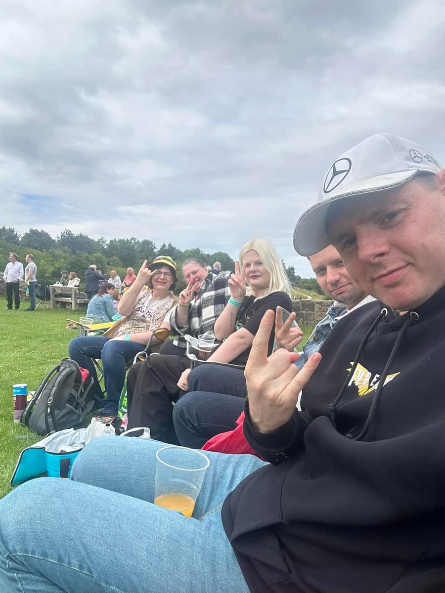Ffyncwraig's tweet photo. Down at #RockTheCastle #Fflint (typo removed) https://t.co/6yaRWaKnzs