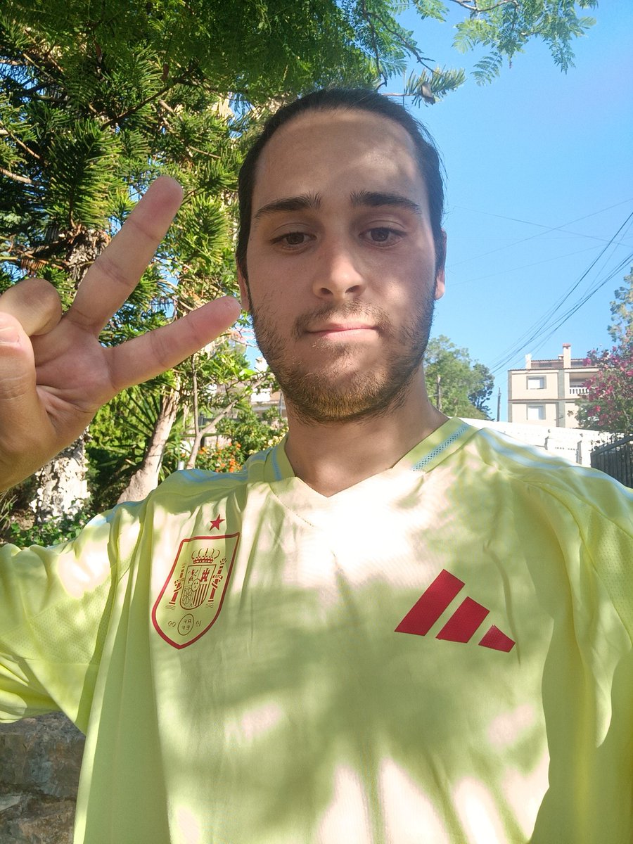 _IvanRP_'s tweet image. Mi gente, esta noche llega la cuarta.

Reportense todos los que vayan vestidos de gala.

VAMOS ESPAÑA 🇪🇸