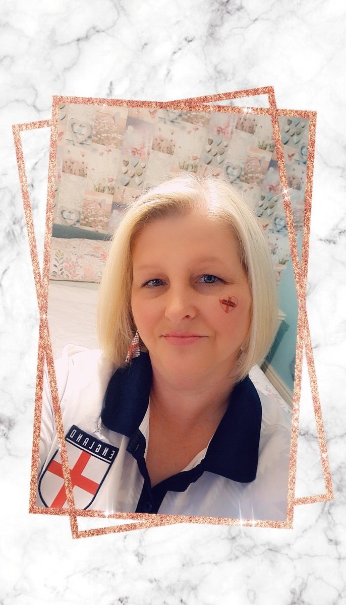 Fr4nki77's tweet photo. C'mon The Lads ⚽️
Gillian 💞
#SSNThreeLions https://t.co/MI4m2MTdsA