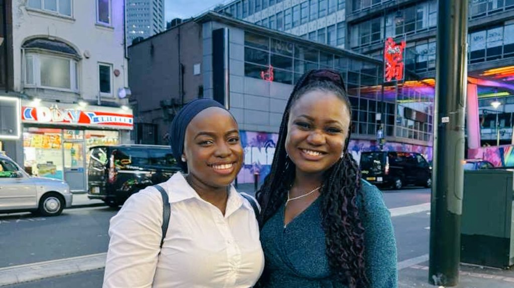 Tee_fifs's tweet photo. Quick back story on my sugar mummy @_herbideymee .She's kind &amp; is a lover of sports;we both played on the class football team in Medsch.Seeing her again after many yrs really warmed my heart❣️.She inspires me cos she does her own thing. You cannot 'tension' Mariam.#Syncreunion💜 https://t.co/CDbkcoHN92