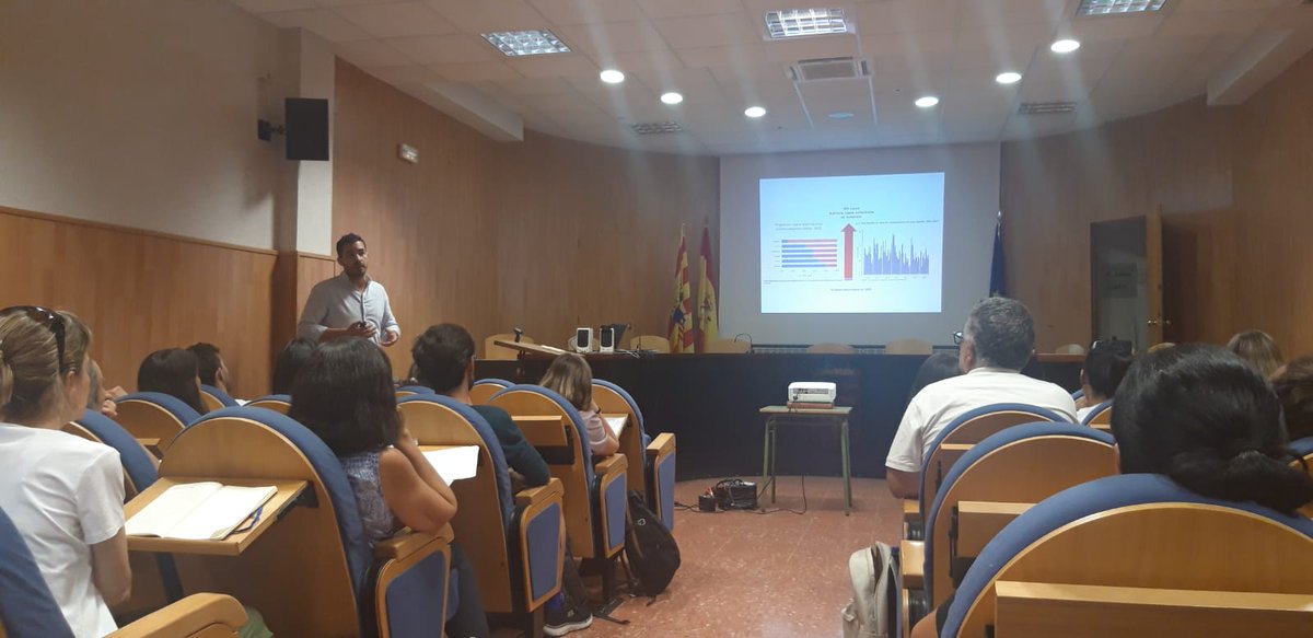 DanielBrav3's tweet photo. Un placer participar como docente junto a otros grandes colegas y amigos en el #XXII Curso de Entomología Sanitaria y Control de Vectores de @unizar, dirigido por #JavierLucientes y #SarahDelacour, formando para identificar #flebotomos, uso trampas y procesado de muestras. https://t.co/dc6ezqe0Gi