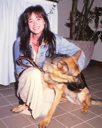 venetianblonde's tweet photo. Shannen Doherty: actor, advocate, admirable brave woman. She wasn't done yet. She was younger than me. She loved dogs and rescued, or helped rescue, many. Please pledge for, foster or adopt a shelter dog in her honor some day ❤️
#RIP https://t.co/9EAj0m1Lu3