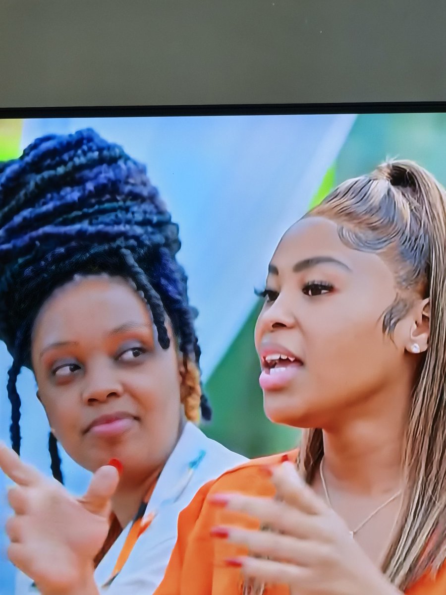 Thee_Tshepi's tweet photo. Vicky didn’t start the fire but she’s keeping it burning, and I’m here for the drama. When Tirelo went low, Vuyo was like hold my glass, let me take it to the basement level😂 #IzinganeZesthembu https://t.co/SdoUDjhLlz