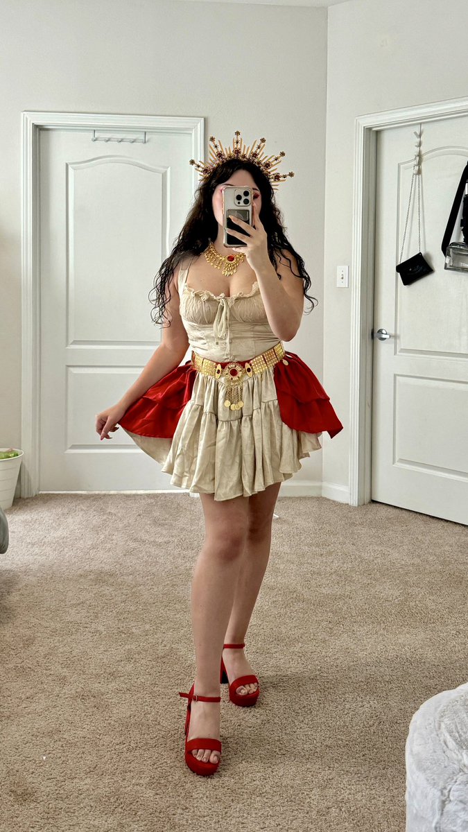 hey_its_kenzo's tweet photo. Iโm sooooo ready to meet the VIVIZ girls here in Charlotte, I hope they like my Rum Pum Pum inspired outfit! โค๏ธโ๐ฅ
If anyone is going, please say hi ๐ซถ๐ป
#vivizincharlotte #VIVIZCONCERT #viviz @VIVIZ_official @LeoPresents https://t.co/XczZdmW16P