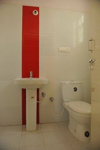 MeeraJhalani's tweet photo. @BangaloreRoomi looking for a flatmate to share a 2bhk in hrbr or hbr layout 1.
Rent: 30k https://t.co/NAU9LpLf5g
