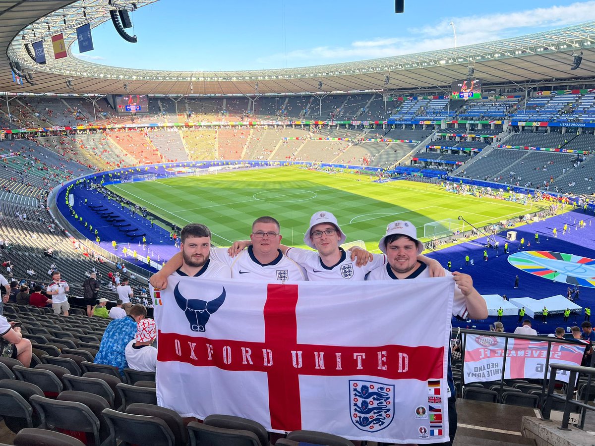 arronbuckle's tweet photo. Follow england awayyyy #oufc https://t.co/WjwNleB2xG