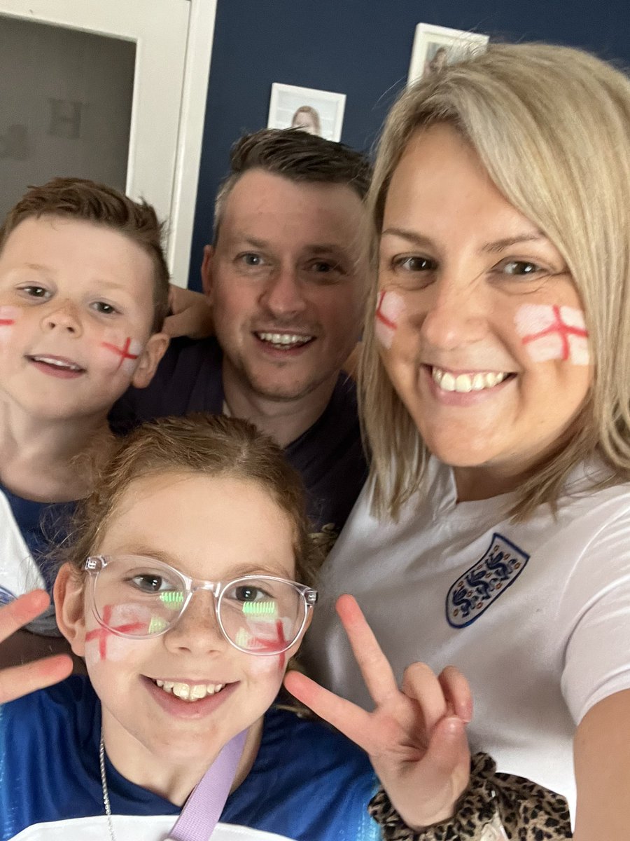 lindsaycupit's tweet photo. @SkySportsNews  The Hinks’ are ready!!Come on England! #SSNThreeLions https://t.co/gIP33elWPx
