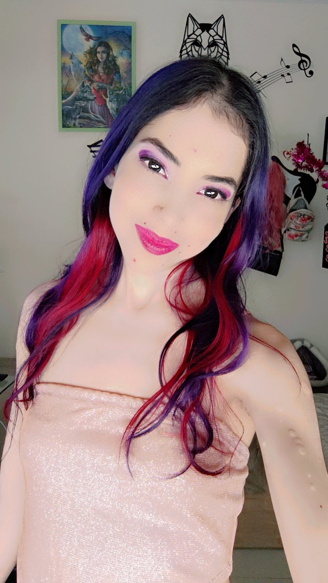daarkfeather's tweet photo. Eres la luz y alegría de otros, no lo olvides ✨ #twitch #streamer #fypシviral #viral #gamer #GoodVibes #GoodVibesOnly #daarkfeather🐺 #TikTokLIVE https://t.co/OgHsGQ1hSY
