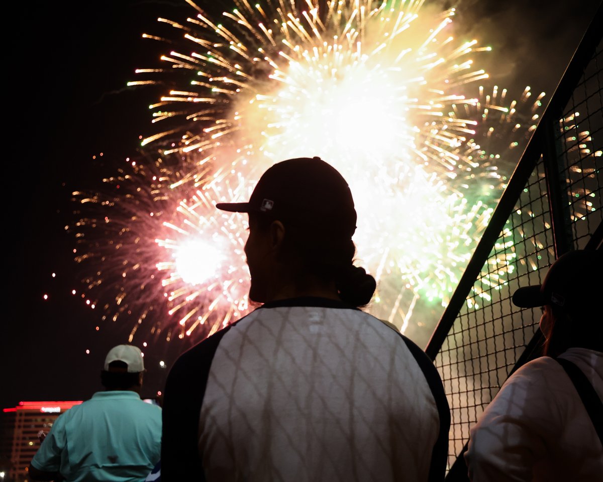 UCIAthletics's tweet photo. Another successful UCI Night at Angel Stadium! 3 years... 3 wins. Thank you to everyone who came and showed off your #UCIPride. Until next year!! 🙌 

#TogetherWeZot | #RipEm https://t.co/MduniOTZ5y