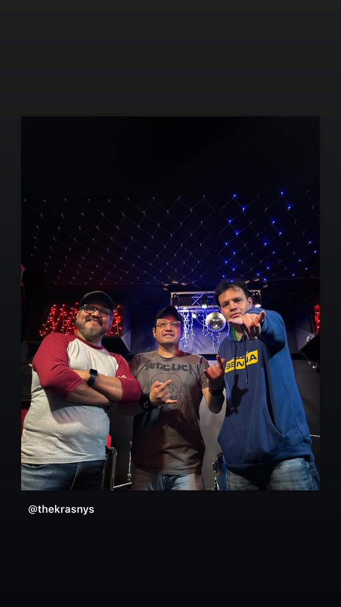thekrasnys's tweet photo. ¡En el ensayo! #Krasnys #rockmexicano #rock #ecosdelabismo #mrkrasnyy #doceaños #vectorrojo #rock #fyp #fypシ゚viral https://t.co/4ENj3eENqR