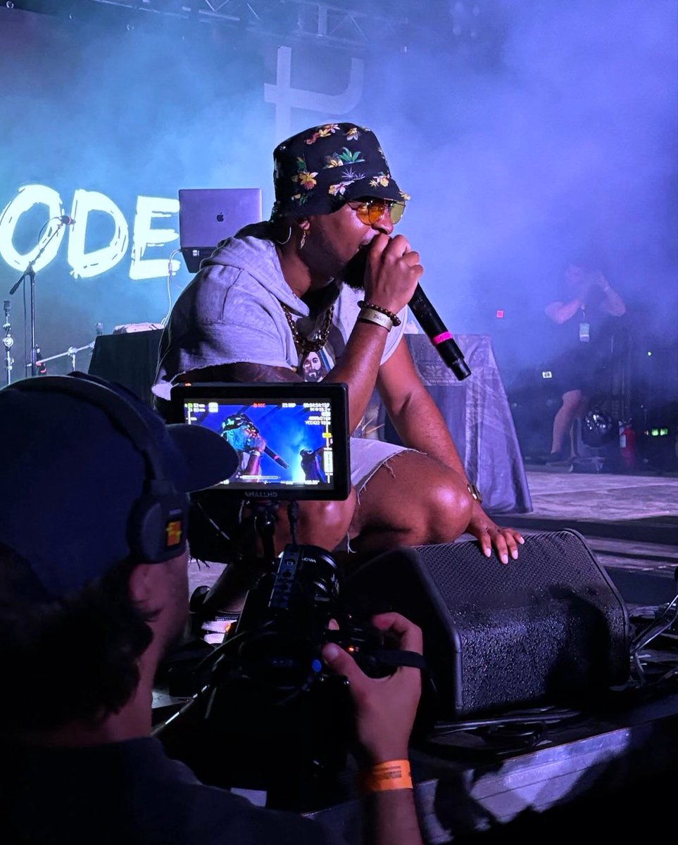 Flame314's tweet photo. Lifest! We love you! “This is Christianity/Father/Son/the Spirit/Trinity/God bearer through virginity/bore the Son in His divinity/bore the Son in His humanity/sent to save us from our vanity/baptism for remission of/sin/this is Christianity”
#djcode 📸 by #heather_the_producer https://t.co/LNnH8f7iPr