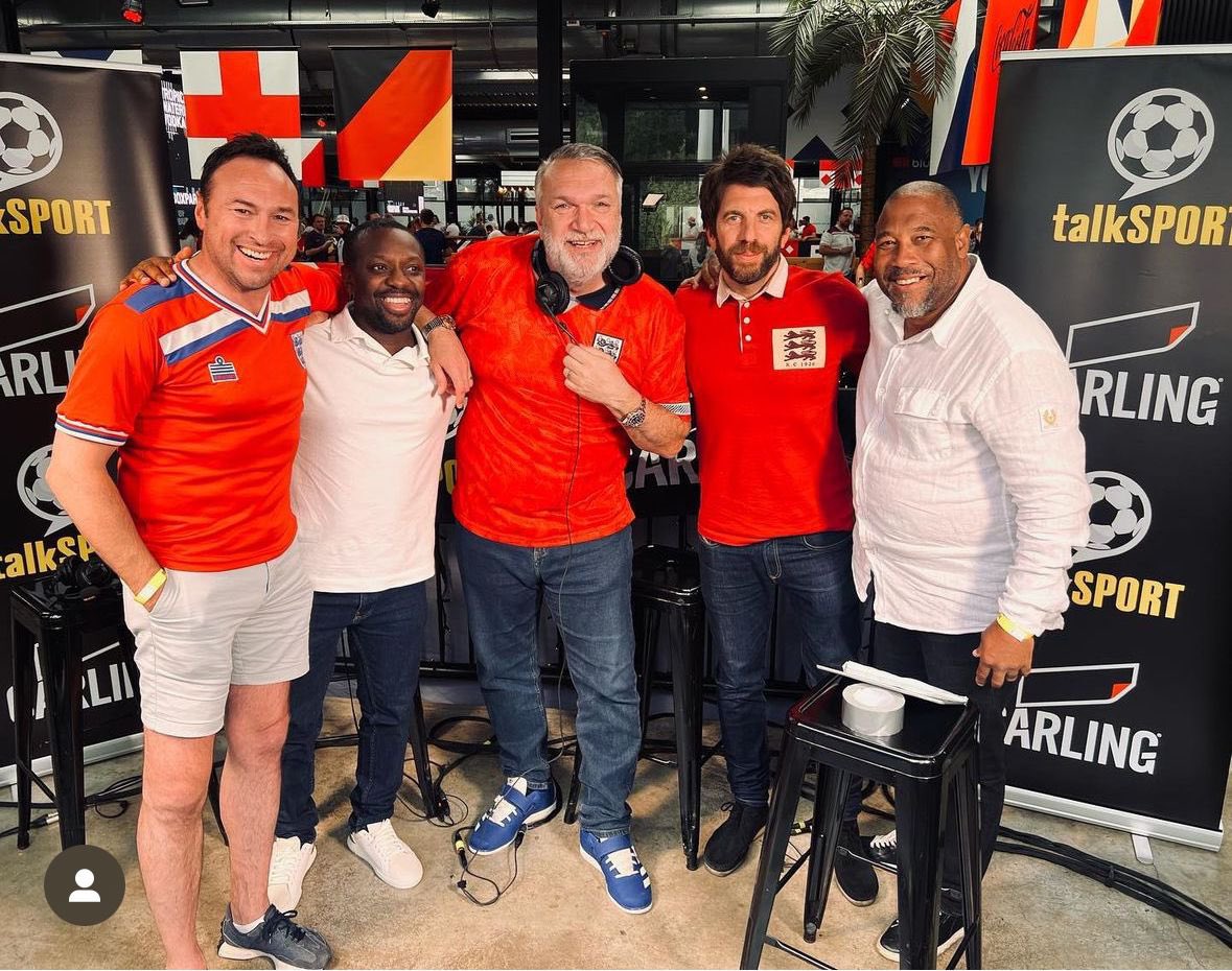 RealRazor's tweet photo. What a way to start a Sunday evening…

Gareth, boys…you are the ones that have put the work in. 

68 million of us are behind you. 

We love you. ❤️

Go on, bring it home….🦁🦁🦁 https://t.co/kOMfnObzh5