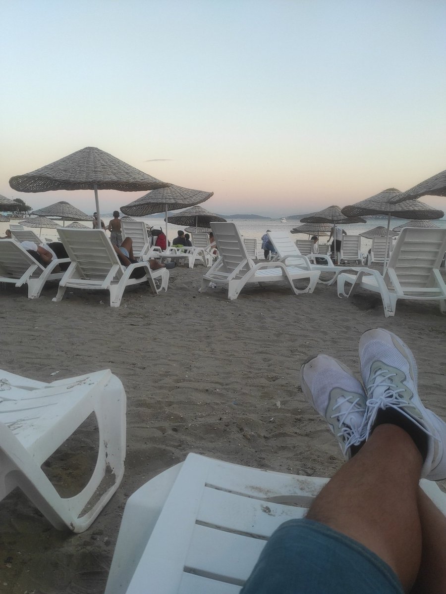 Caddebostan plajlarında yim kilolu kimse yokmu