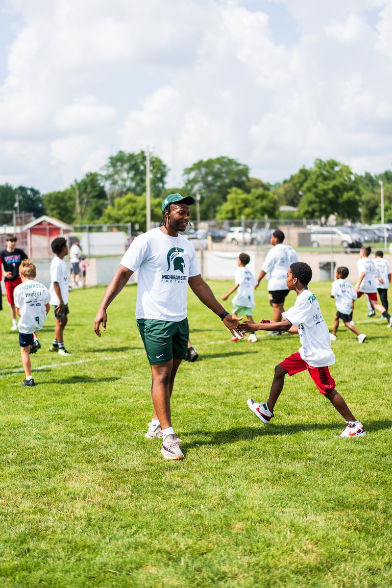 __4jalen's tweet photo. Had a great cleats 4 kids camp‼️ https://t.co/TKanqq6A5M