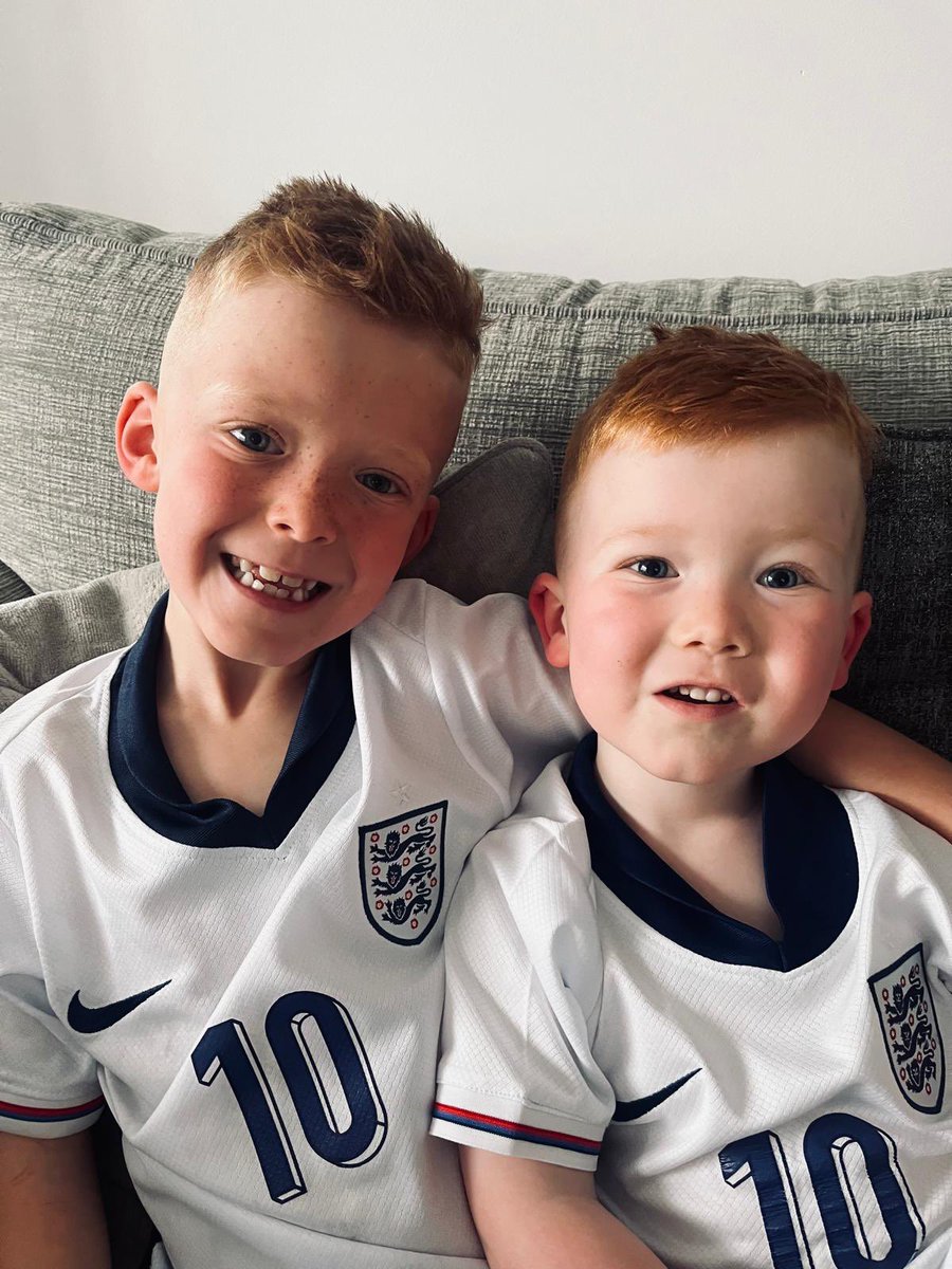 orangewally's tweet photo. Zac &amp; Freddie staying up to watch it come home!! 
#SSNThreeLions https://t.co/HVOjv17jIM