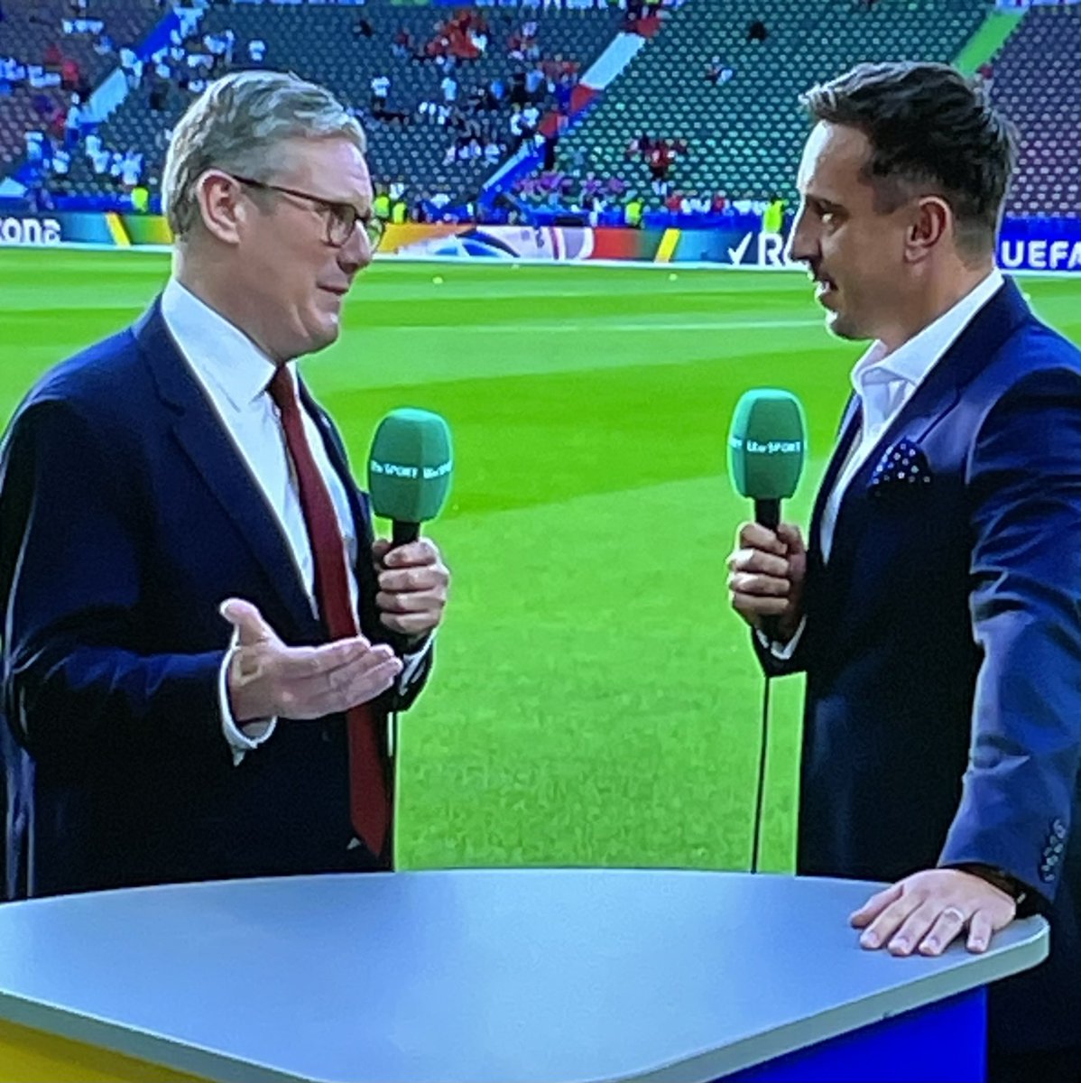 Ali_Patriot_'s tweet photo. 2 cunts on a pitch 🎶🎶 https://t.co/YqjCirU0kG