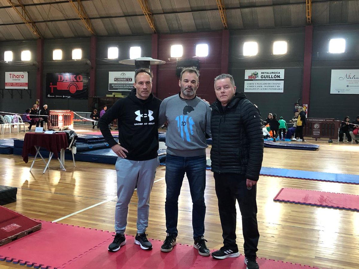 Felicitaciones a Gimnasia Artisrica por la realizacion del Torneo "Amistad Granate". Felicitaciones a los dirigentes y Profesores.
<a href="/CoordinacionCAL/">Lanús: Deportes Amateurs (🏠)</a> <a href="/AdrianEspecie/">Adrian E. Especie</a>