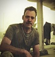 Jake_Hanrahan's tweet image. Journalist Evan Wright, writer of Generation Kill and Hella Nation, has sadly died. Gutted about this. Had I not found his work I wouldn’t have become a journalist myself. He was the best. 

RIP 🌹