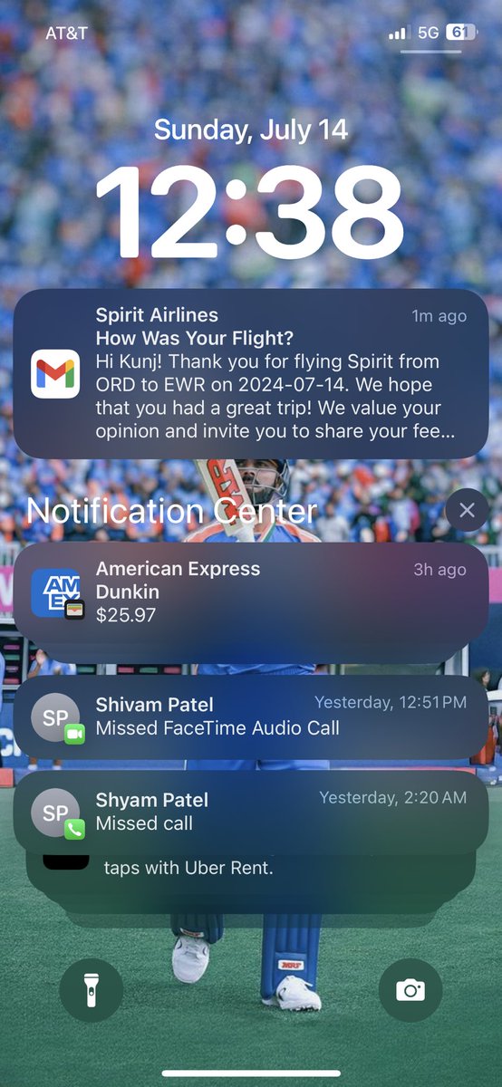 KunjTV's tweet image. First time in my life flying spirit..
- flight delayed 3 hours
- then they send me an email asking me how my flight was and we haven’t even left yet 😭😭