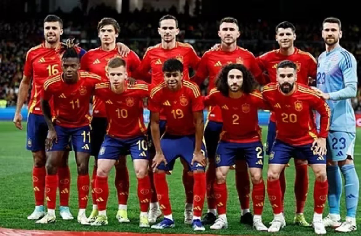 BadellMarti's tweet image. 🏛️ 🇪🇸El nuevo Consejo de Ministros.🇪🇸🏛️

El gran poder de la selección española que ha conseguido que independentistas, izquierdistas, nacionalistas y toda la derecha política griten juntos: 

“Viva España”

✌🏻Luis de la Fuente, ¿próximo Presidente del Gobierno?

#EstiloCompolin