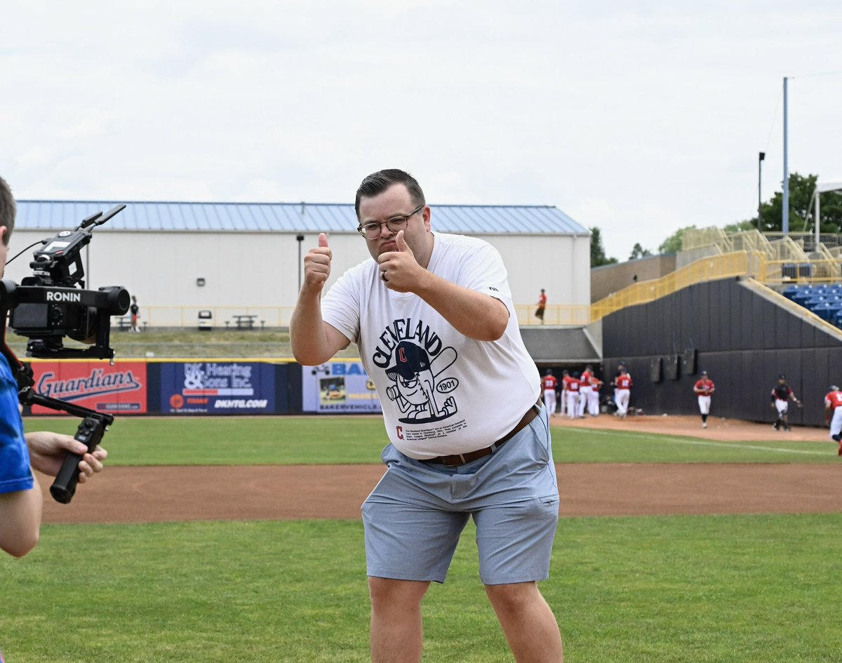 LCCaptains's tweet image. our birthday king @John_Fanta on first pitch duty 🫡