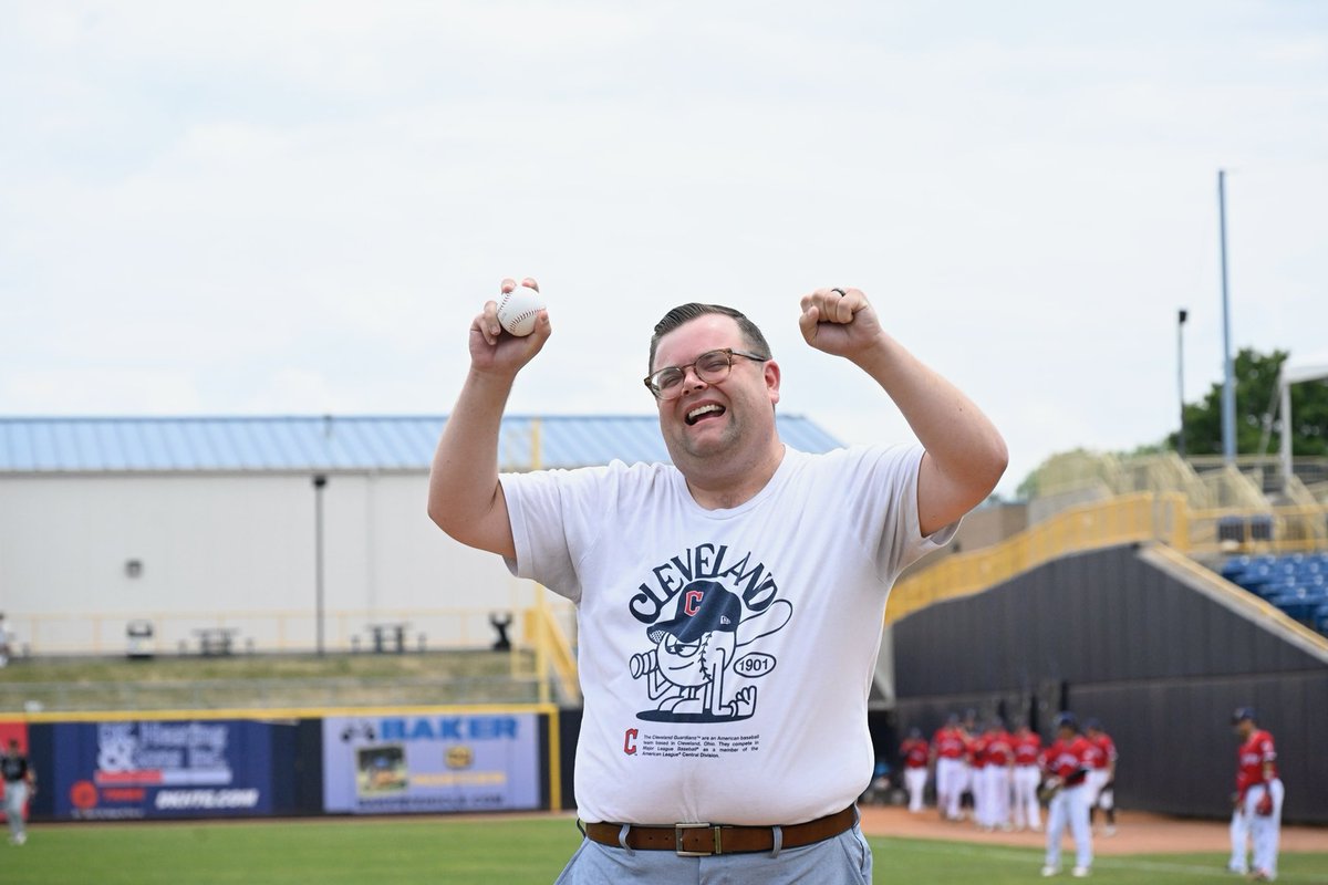 LCCaptains's tweet image. our birthday king @John_Fanta on first pitch duty 🫡