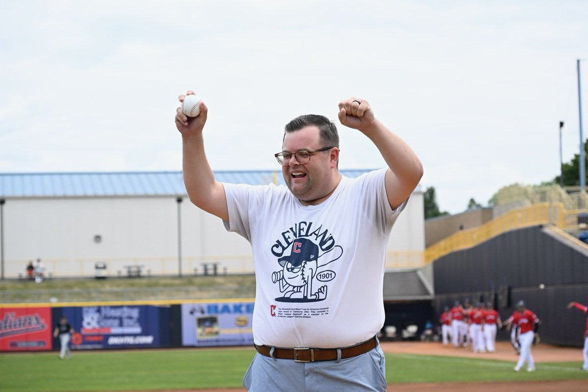 LCCaptains's tweet image. our birthday king @John_Fanta on first pitch duty 🫡