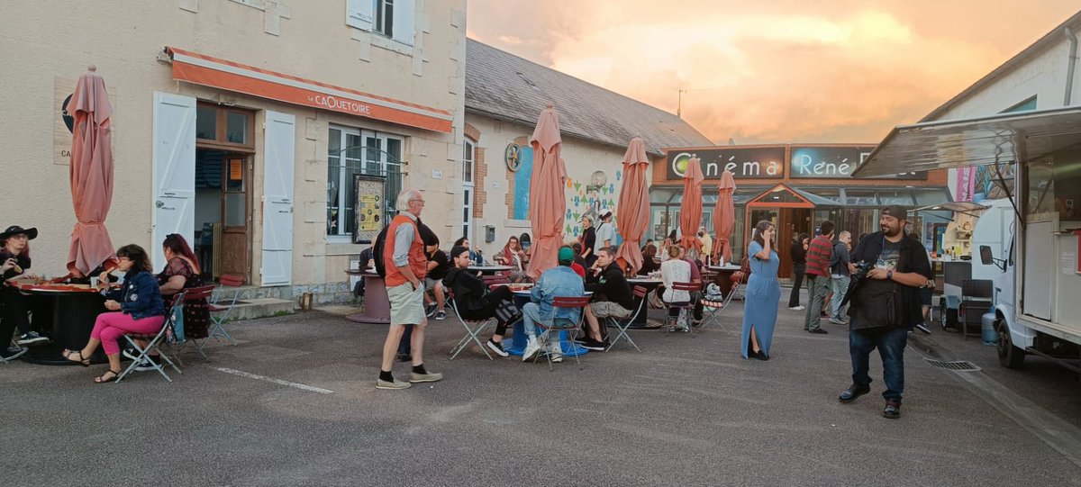 Clap de fin pour ce second Stabathon. 
Merci à tous et à toutes d'avoir fait vivre avec moi ce Stabathon du love. 
Les photos arrivent bientôt quand j'aurai récupéré mes heures de sommeil.