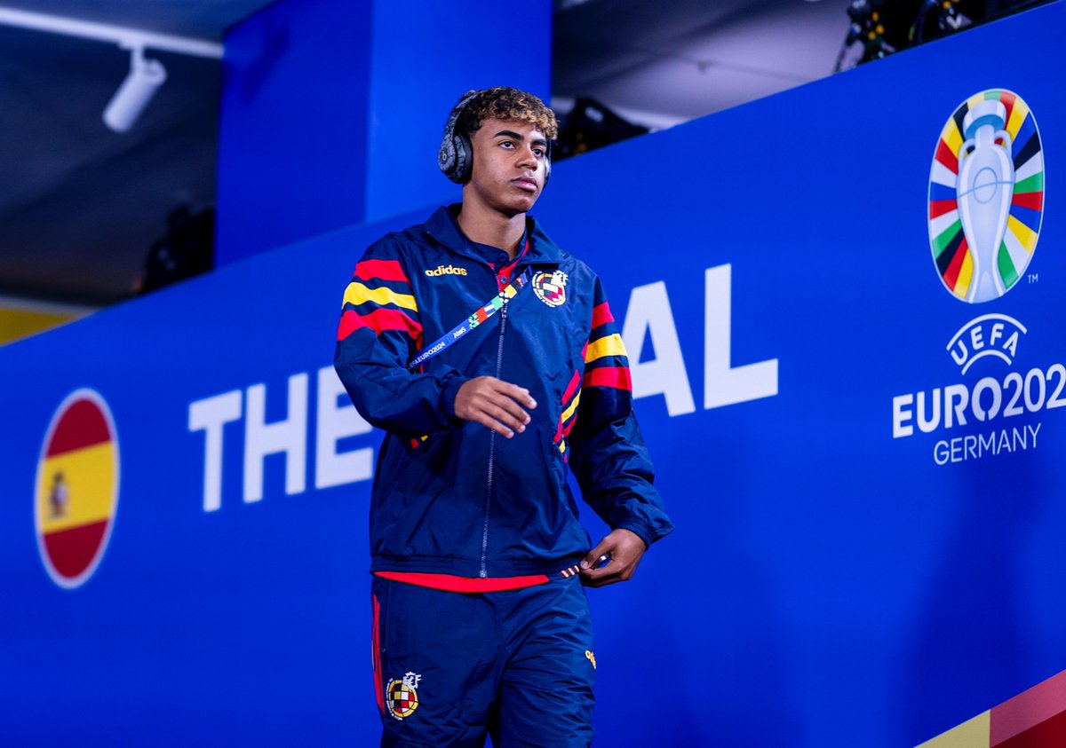 SEFutbol's tweet photo. Ya están aquí "nuestros niños"... ¡¡𝗬𝗔 𝗦𝗘 𝗣𝗨𝗘𝗗𝗘 𝗝𝗨𝗚𝗔𝗥!!

#VamosEspaña | #EURO2024 https://t.co/0a1N14Hfho