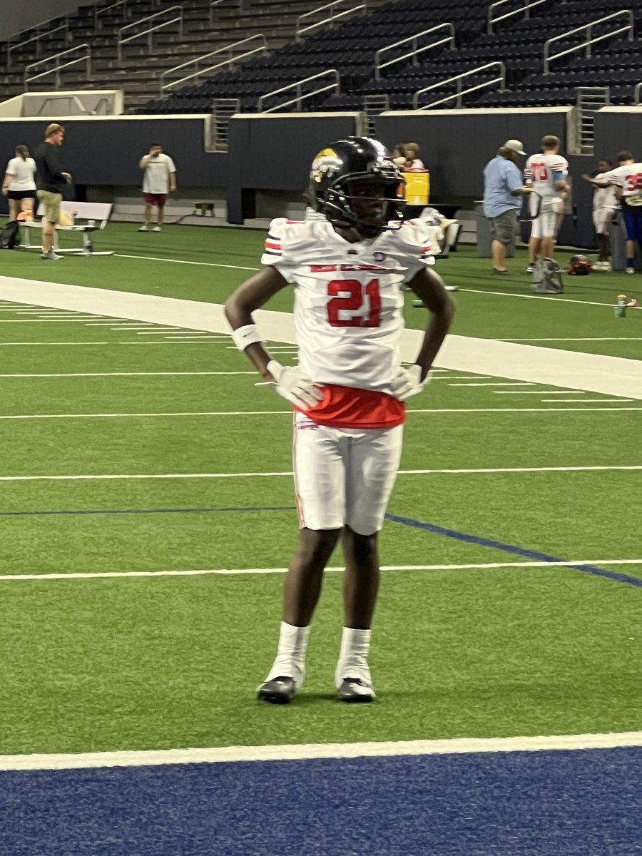 James “KJ” Houser III C/O 2029 @dreambowlgame it’s about to go down 🔥💯🔥This 21 look good on me💪🏾