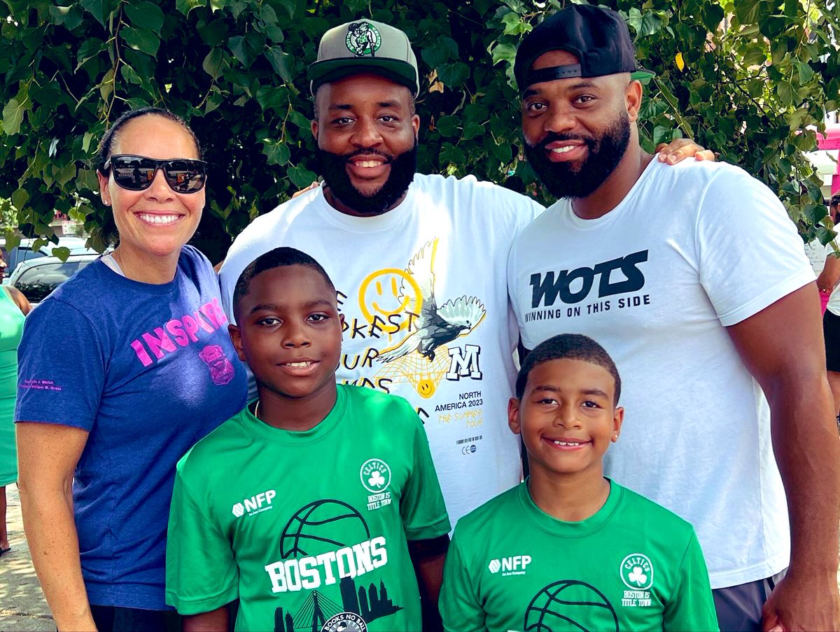 SuperBaston's tweet photo. Over 200 kids have registered for the @Nobooksnoball summer league!Thank you Tony Richards for investing in our young people. πβ€οΈπ#morethanbasketball #ouryouth #ourfuture #ournow https://t.co/0I6sNw35YQ