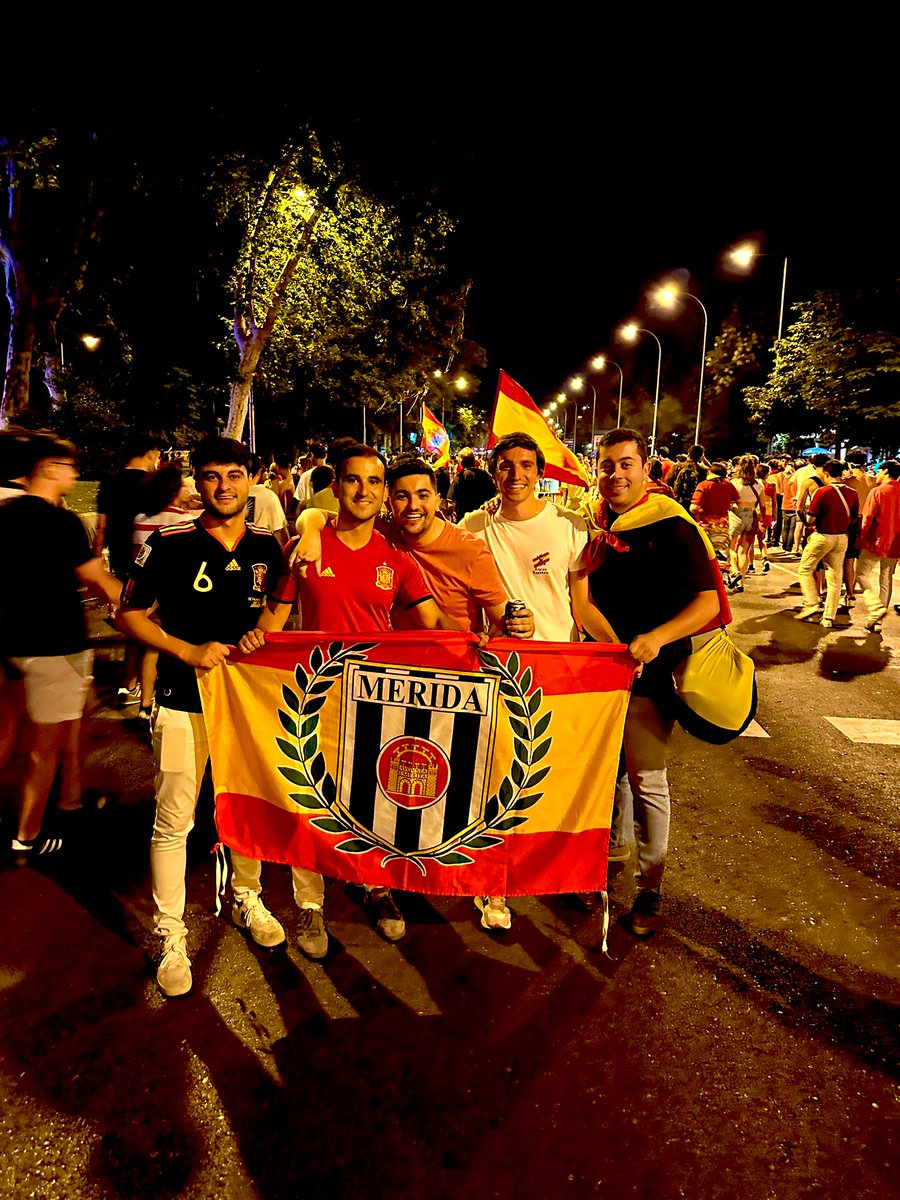 juanjocglez's tweet photo. Viva España. Viva Extremadura. Viva Mérida. https://t.co/ube7y9auH0