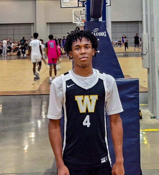 WolvesSelect's tweet photo. Our 16U ended the weekend off with a win to finish 4-1 here at @hoopseen B.O.T.S. #GrowthWeekend 

16U Wolves Select - 60
Team Scoot - 47

#4 Ryan Joseph - 15pts, 3ast, 4reb
#5 Ryan Waugh - 13pts, 4reb, 2stl https://t.co/zmQWOjXuKo