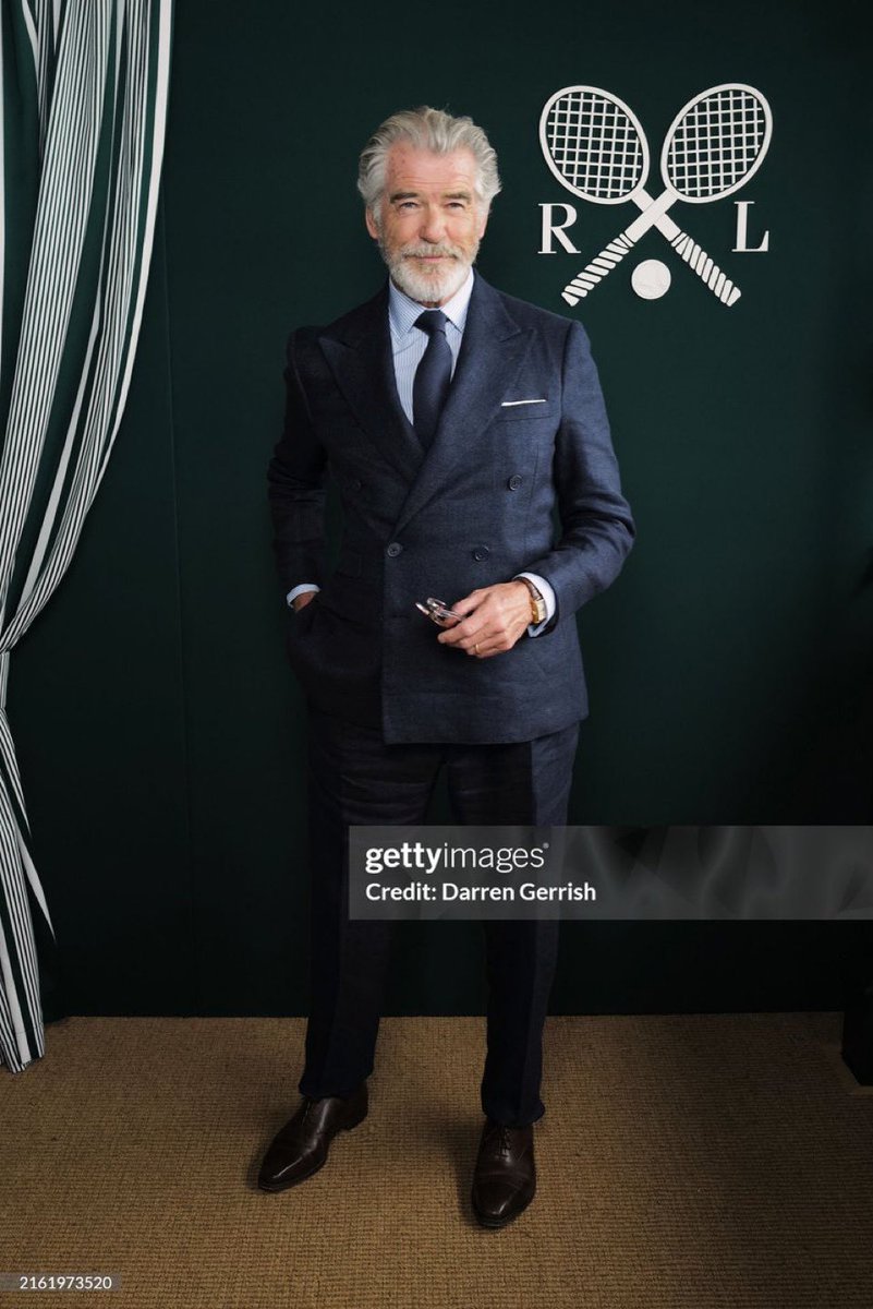 pierce brosnan is eating so bad im sorry to these men out there but you got nothing on him my god