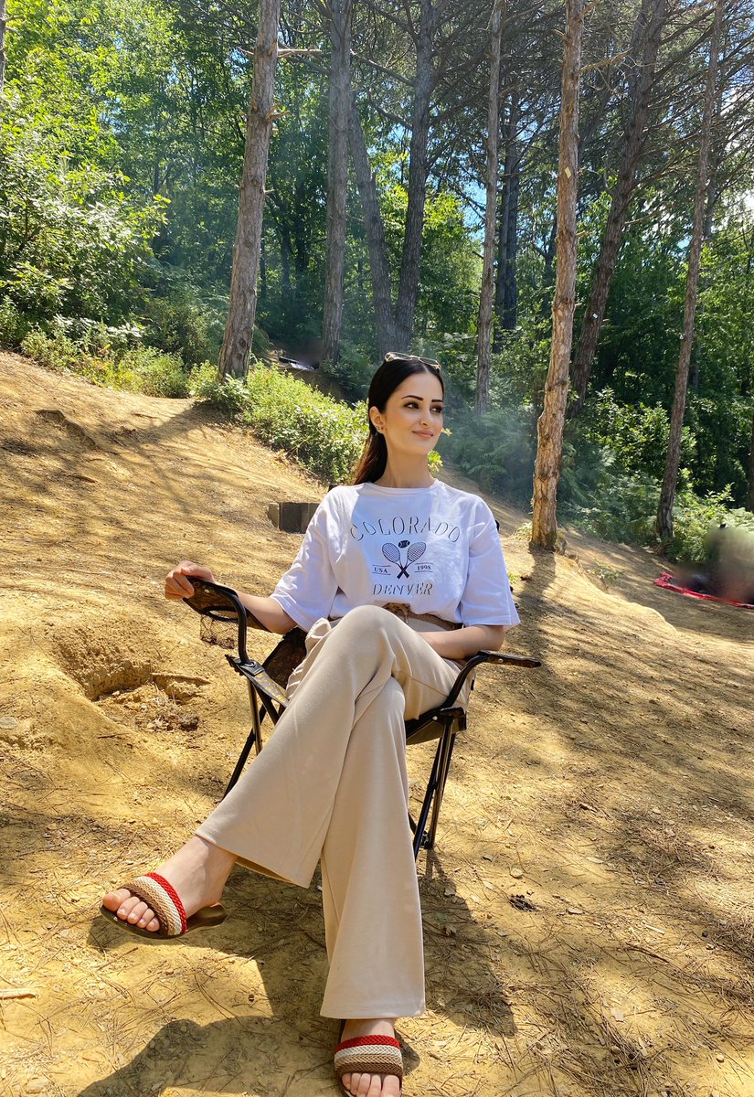 ✨Güzel gören güzel düşünecek ve güzel düşünen bu kısacık hayattan bir şekilde zevk alacak. Sır bu. Bu sırra ulaşmamız dileğiyle.