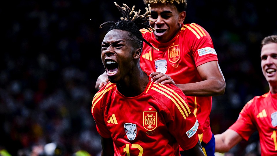 🥅⚽️ España pulveriza su récord de goles en una fase final de un Campeonato de Europa

🎯 Con 15 dianas en 7 partidos, los números de la <a href="/SEFutbol/">Selección Española Masculina de Fútbol</a> en Alemania han sido BRUTALES

🔗 rfef.es/es/noticias/pu…