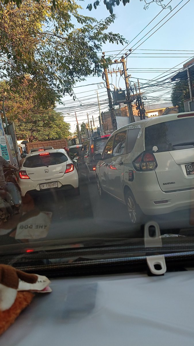 SetiawanIrwandi's tweet photo. Macet hari pertama anak sekolah https://t.co/Sh9DmTkw53