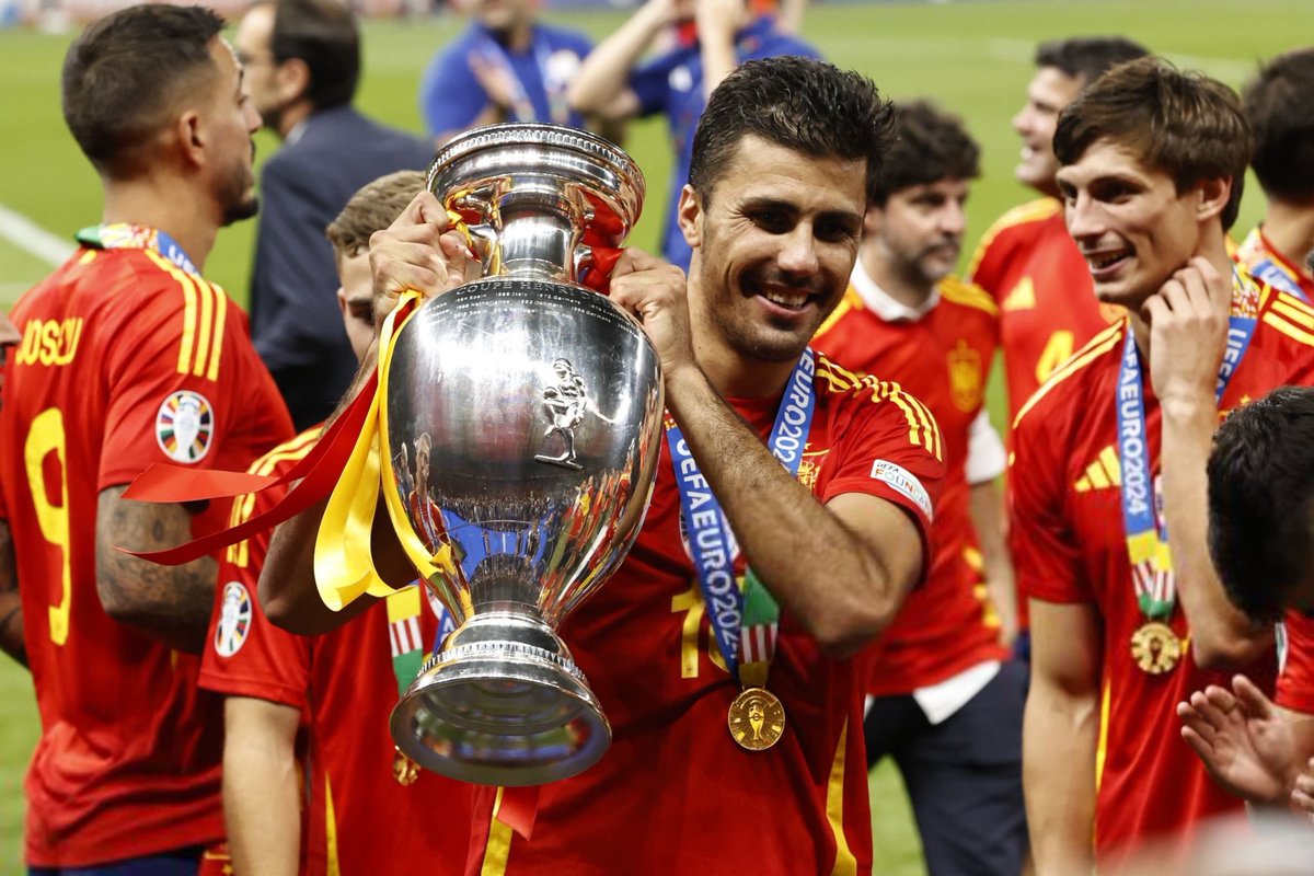 2has_'s tweet photo. Rodri #EURO2024 https://t.co/1vJw9UGM7G