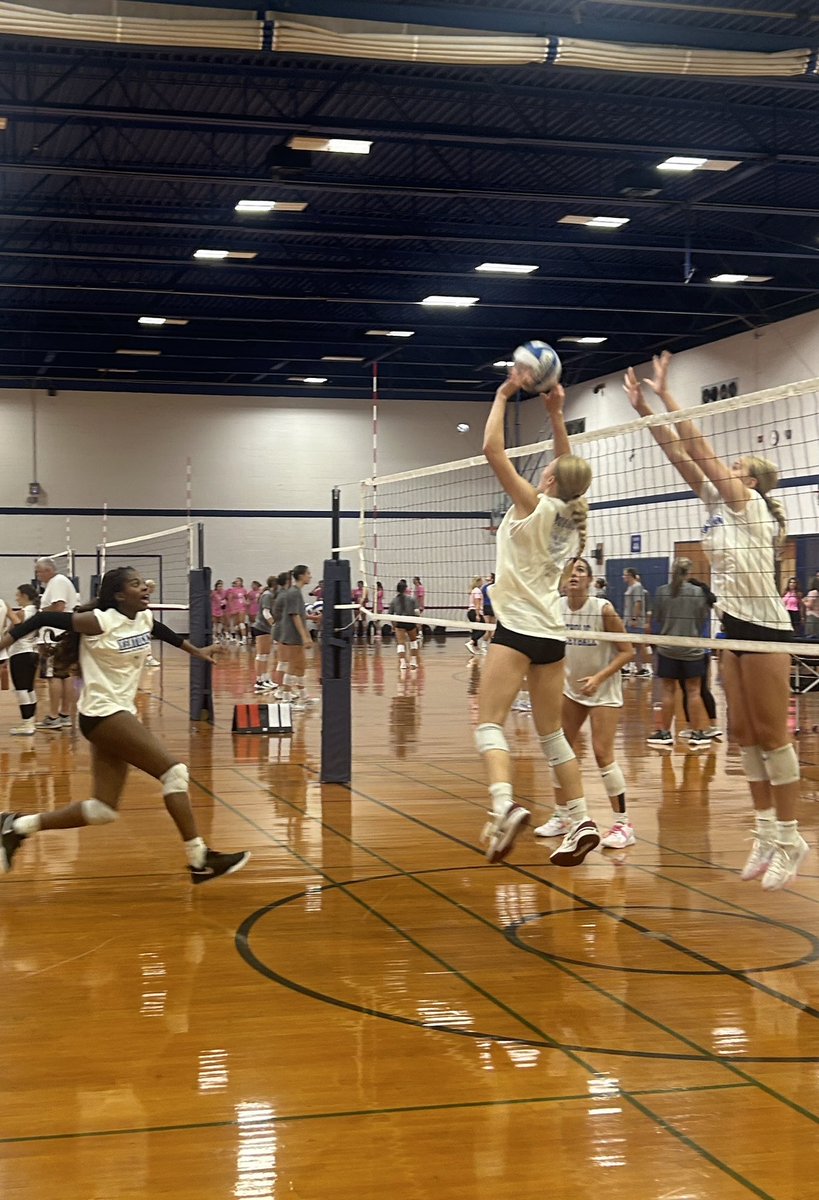 Linn-Mar Volleyball tweet media