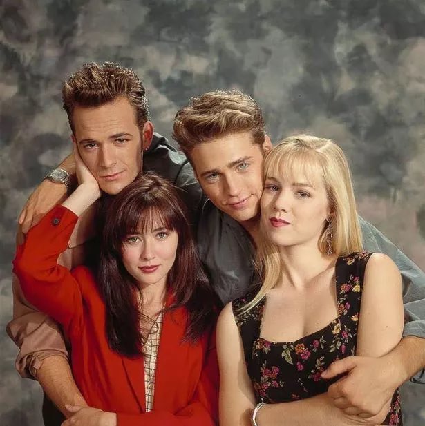 MelrosePlace92's tweet photo. @DohertyShannen #RipLukePerry @Jason_Priestley @jenniegarth https://t.co/NL7aJ1QNvc