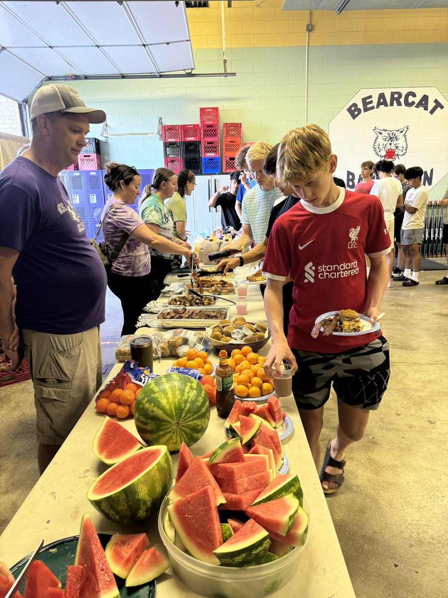 MCHSBoys_Soccer's tweet photo. We wrapped an awesome camp with a day off the pitch. Today was filled with team breakfasts, team building, and speakers covering everything from sleep &amp; nutrition to collegiate landscapes &amp; sports psych. It was a great way to end &amp; we thank everyone for helping us it happen! https://t.co/l31bPpWCoZ
