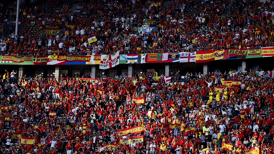 🥳 Así será la fiesta de los campeones de la Eurocopa en Madrid

➡️ Os esperamos en la Palacio de Comunicaciones en Cibeles a partir de las 19:30 horas

🔗 rfef.es/es/noticias/as… 

#C4MPEONES | #VamosEspaña