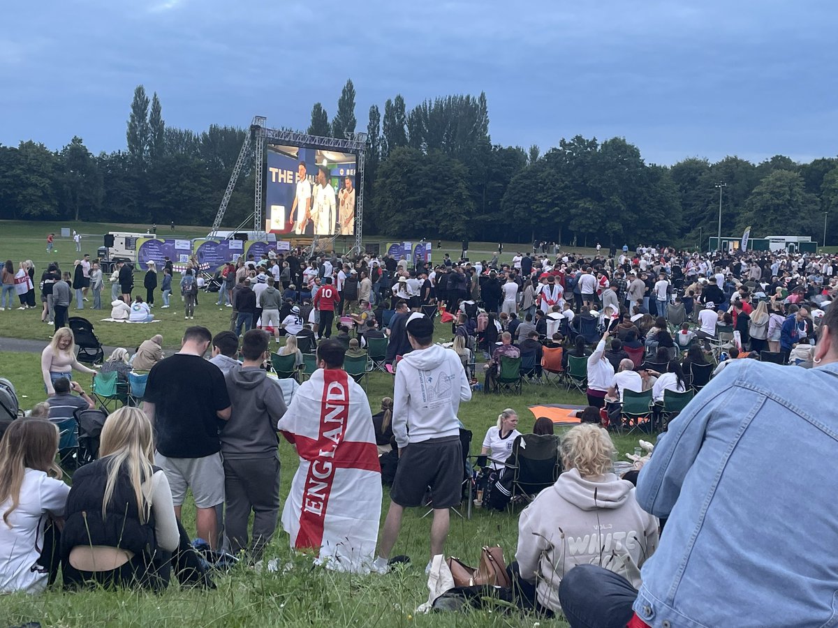 dominique tweet media