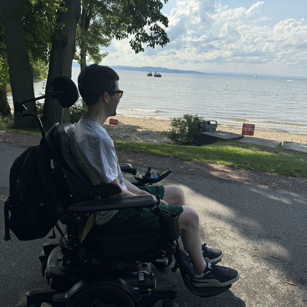a_life_derailed's tweet photo. Who says you can’t make friends on dating apps? Really nice friend-date with Sarah: Sushi lunch and the always glorious Lake Champlain. #alifederailed #ThisIsALS #ALS #EndALS #btv #Vermont https://t.co/r3ax4AYLr4