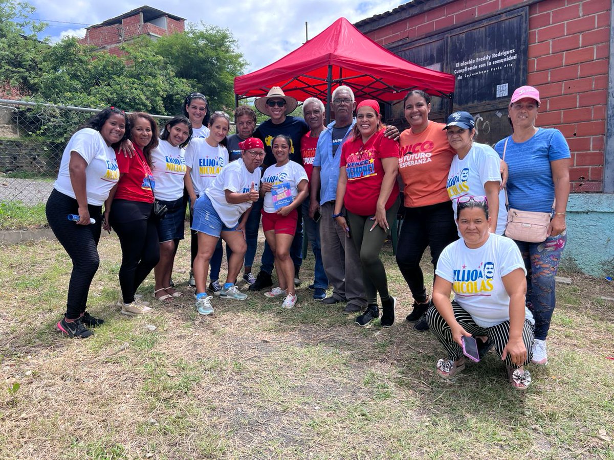 El organizador del partido del PSUVPlaza <a href="/orlandoblancob/">Orlando Blanco</a> en recorrido y supervisando los puntos Tricolor de #GuarenasPSUV <a href="/NicolasMaduro/">Nicolás Maduro</a> Pdte. #VenezuelaUnidaAvanza hacía la victoria el próximo #28Jul <a href="/PartidoPSUV/">PSUV</a> <a href="/dcabellor/">Diosdado Cabello R</a> <a href="/pinfantea/">Pedro Infante A.</a> <a href="/HectoRodriguez/">Héctor Rodríguez C.</a>