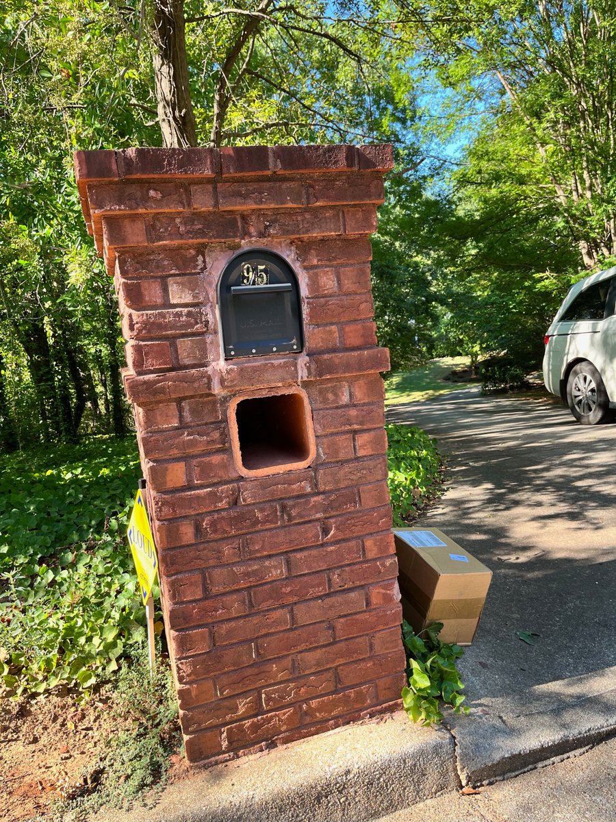 vgpatton's tweet photo. @FedEx My pkg was left on the ground by road. Supposed to be on front porch according to my account. Really? FedEx is better than this. https://t.co/RhcbEyUpCq